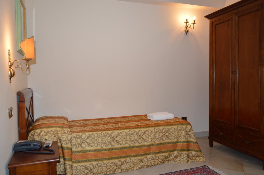 Hotel Delle Palme Falcone Bilik gambar