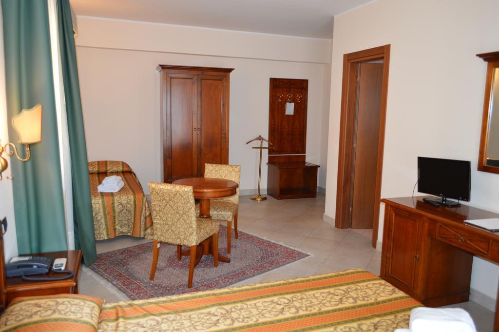 Hotel Delle Palme Falcone Bilik gambar