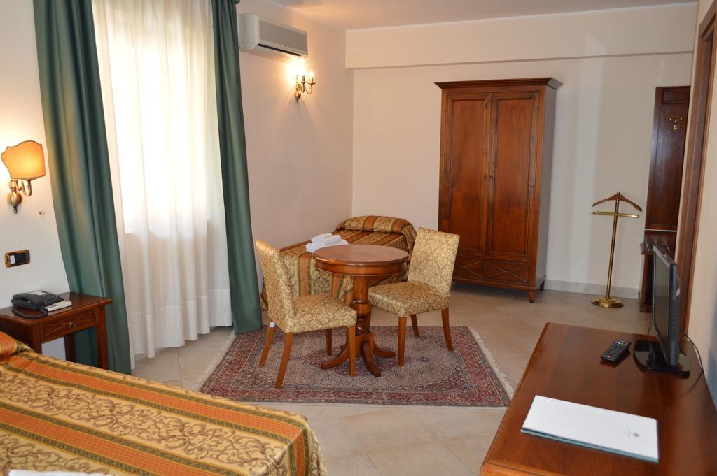 Hotel Delle Palme Falcone Bilik gambar