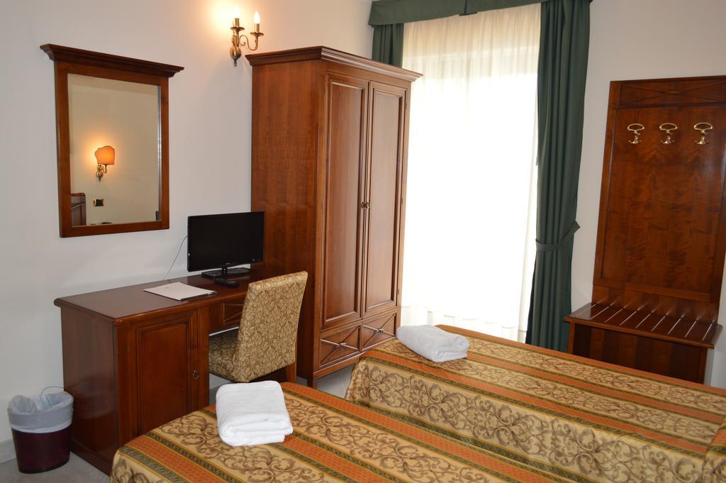 Hotel Delle Palme Falcone Bilik gambar