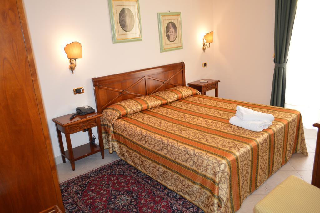 Hotel Delle Palme Falcone Bilik gambar